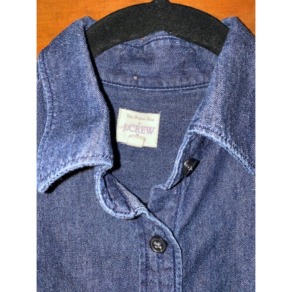 ☀️ J. Crew Chambray Button Down - Picture 4 of 4